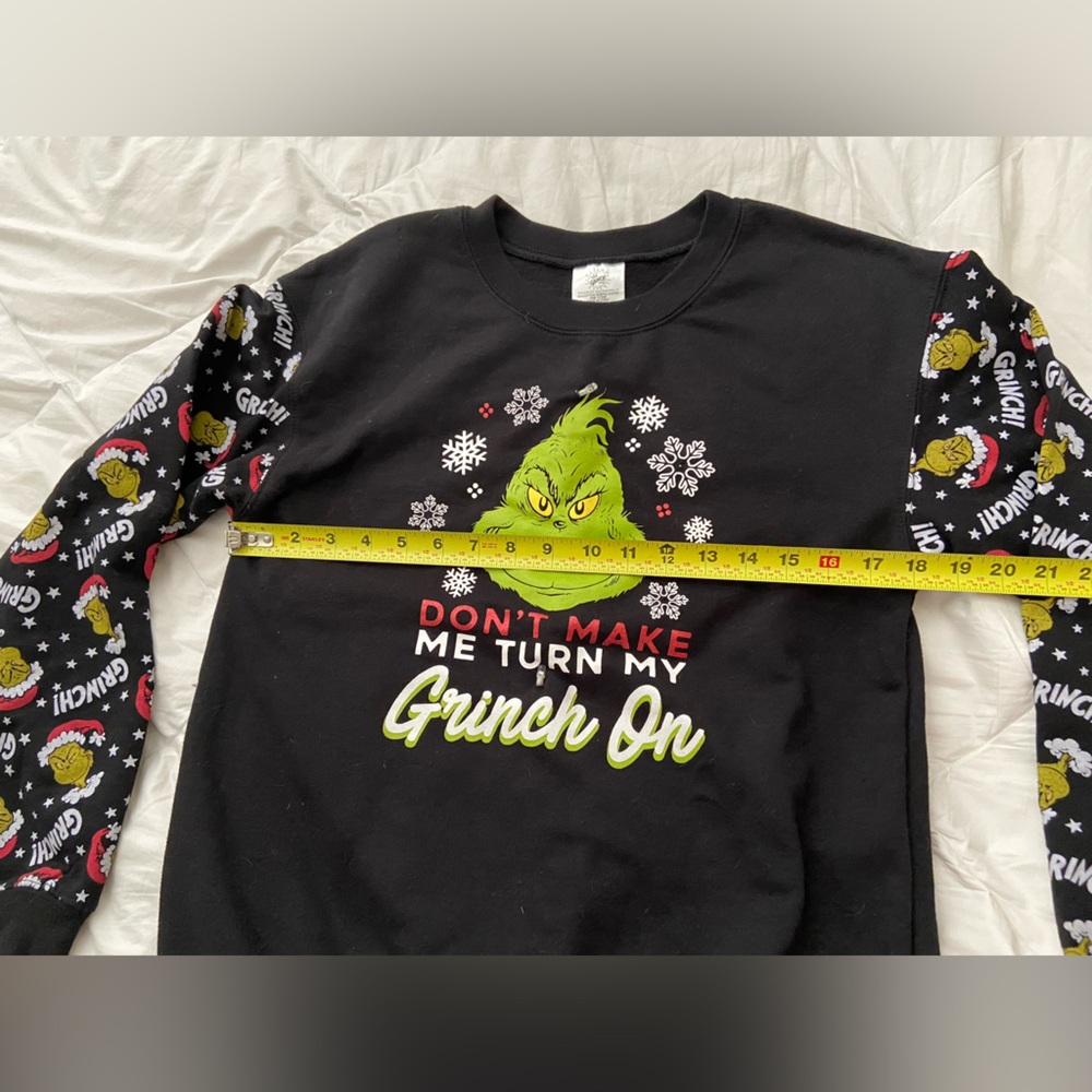 GRINCH FACE s XMAS LIGHT UP SWEATER